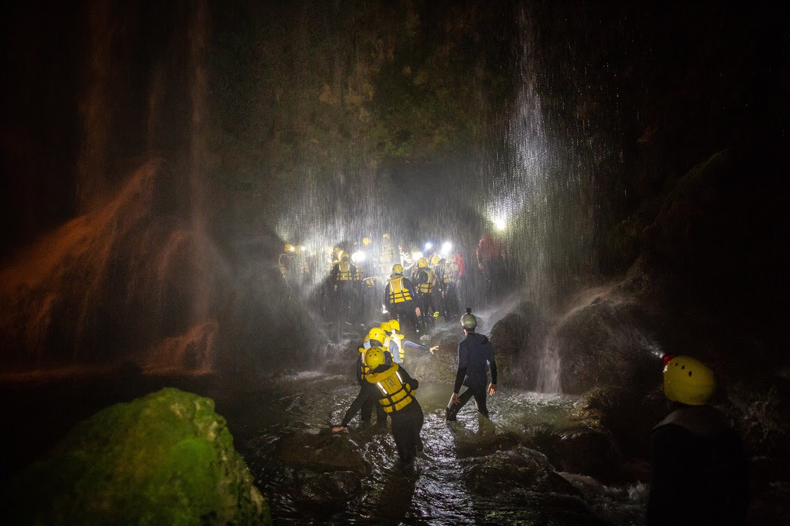 River walking notturno sotto la cascata delle Marmore