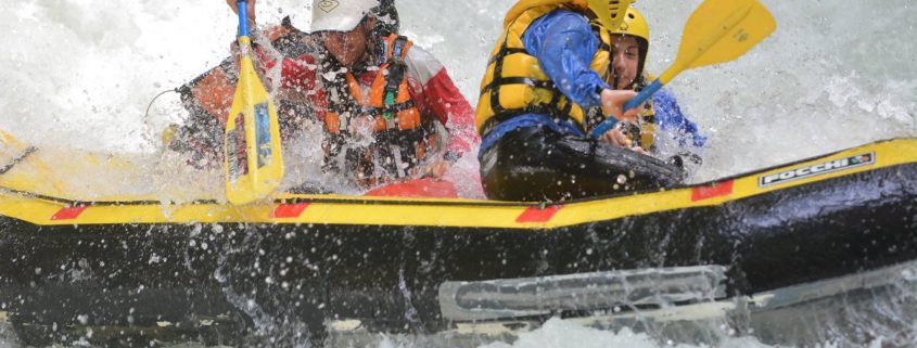 Rafting sotto la pioggia