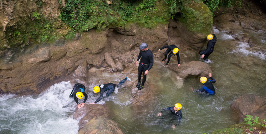 river walking attivita per famiglie e bambini